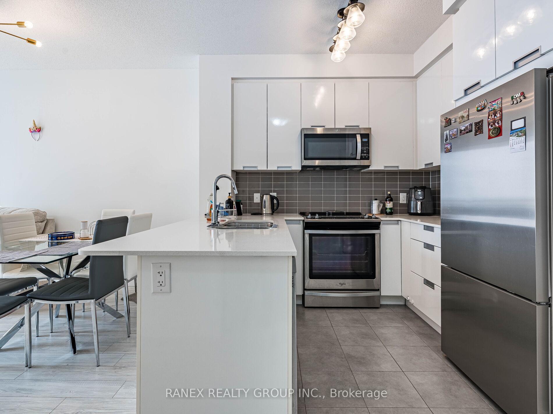 2 Bedrooms Condo at 5025 Four Springs, Mississauga For sale