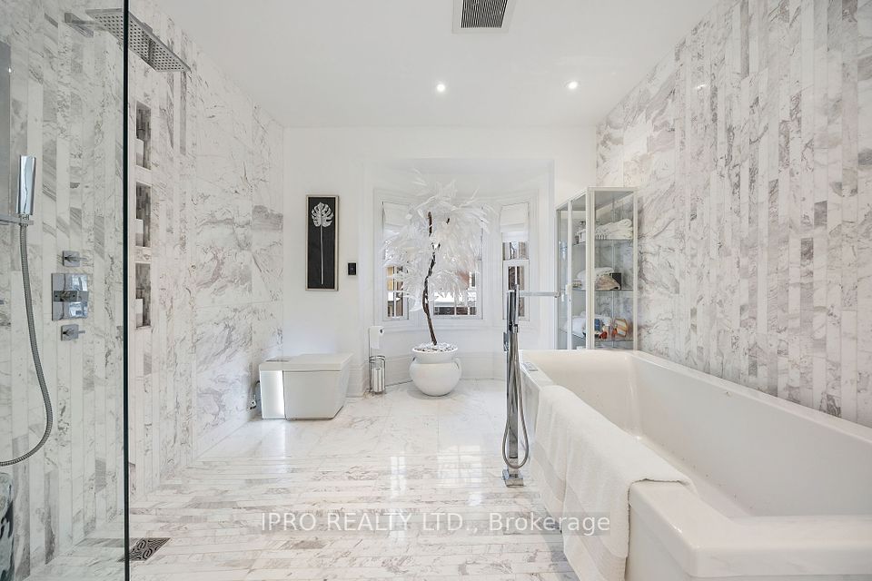 Primary ensuite bath