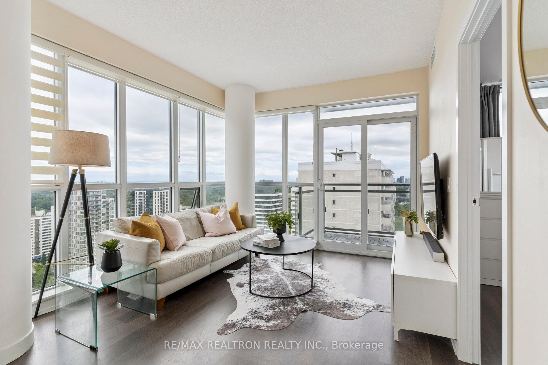 2 Bedrooms Condo at 89 Dunfield, Toronto For sale