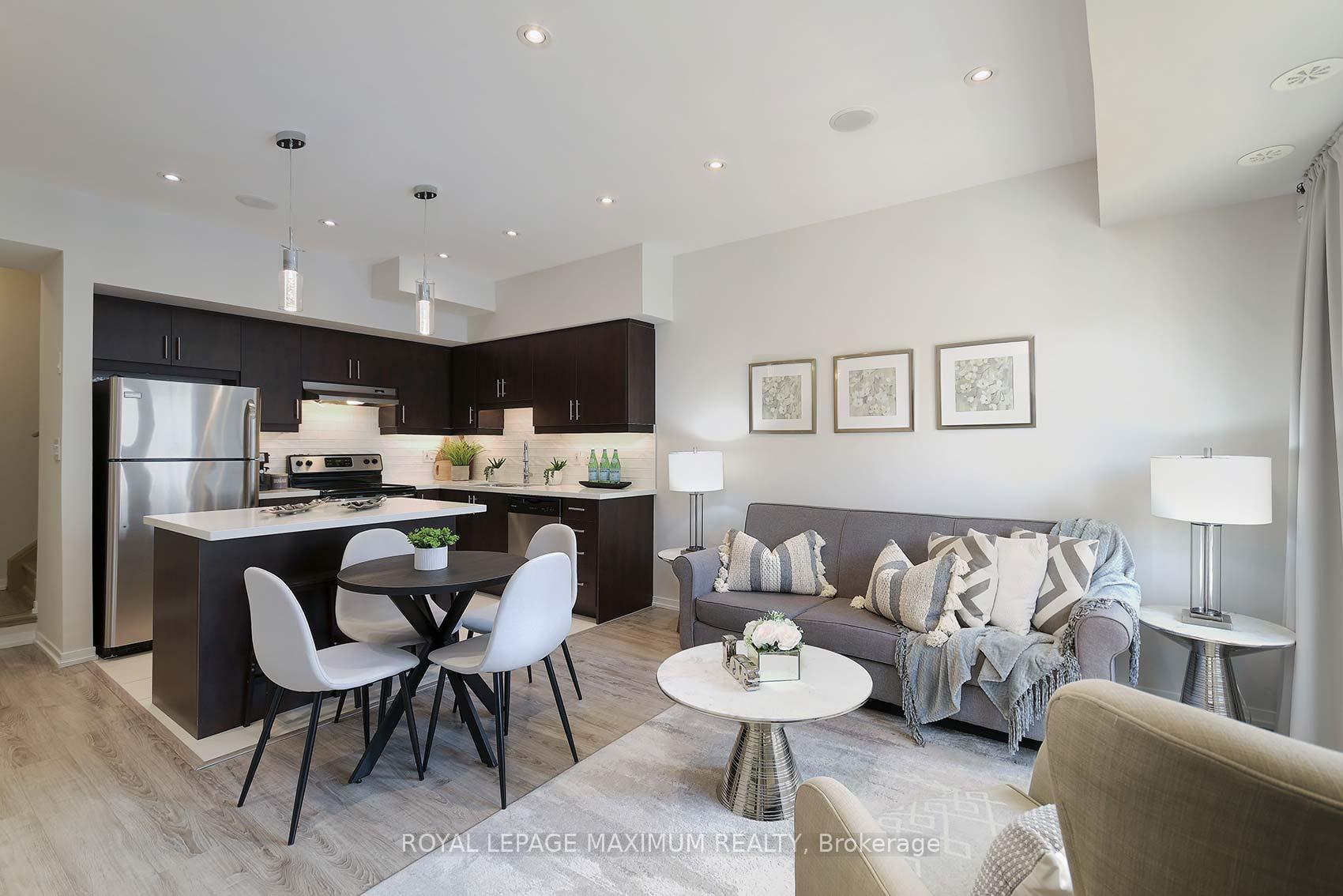 2 Bedrooms Condo at 26 Bruce,  Vaughan For sale