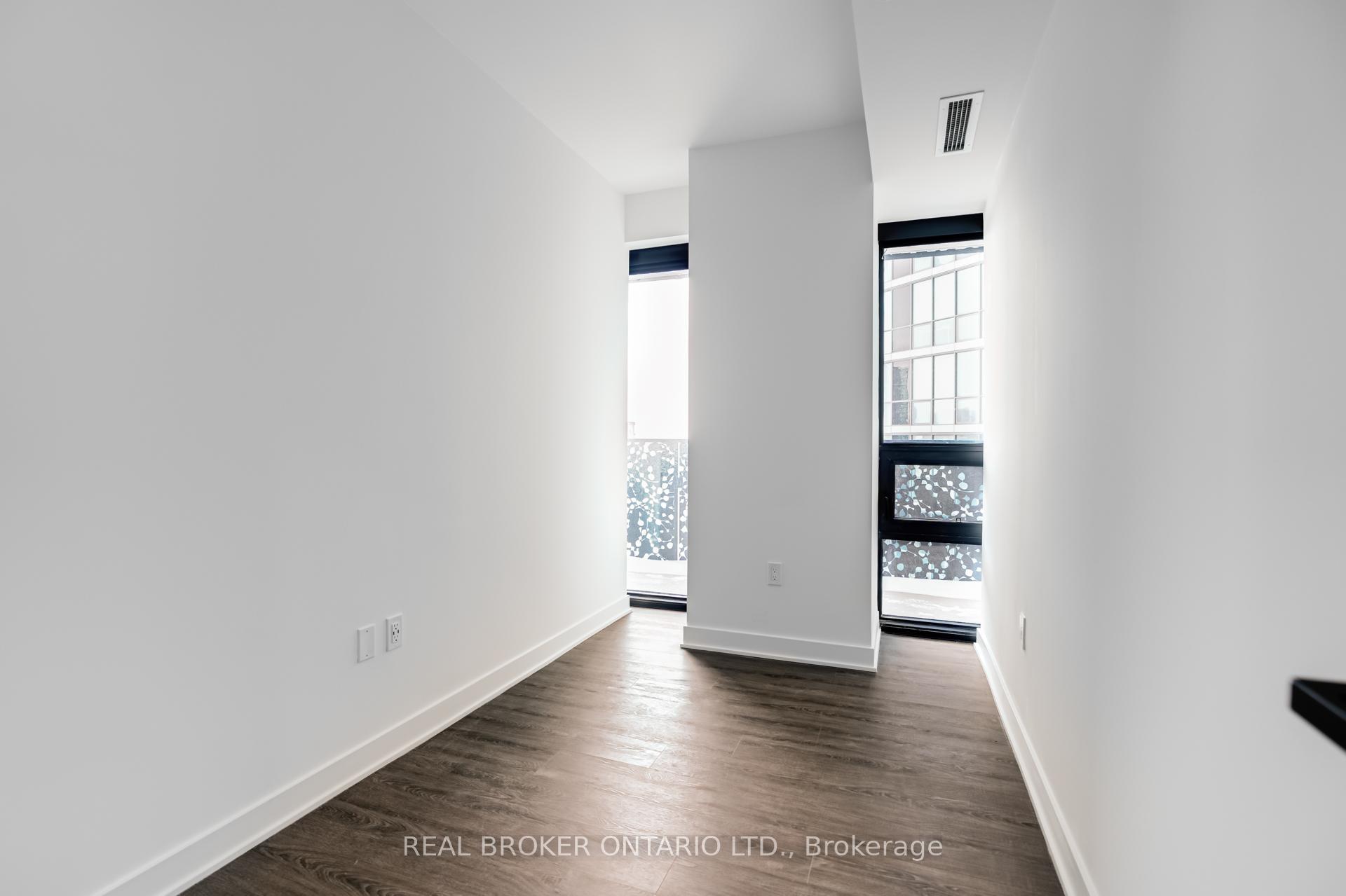 3 Bedrooms Condo at 55 Charles St, Toronto For sale