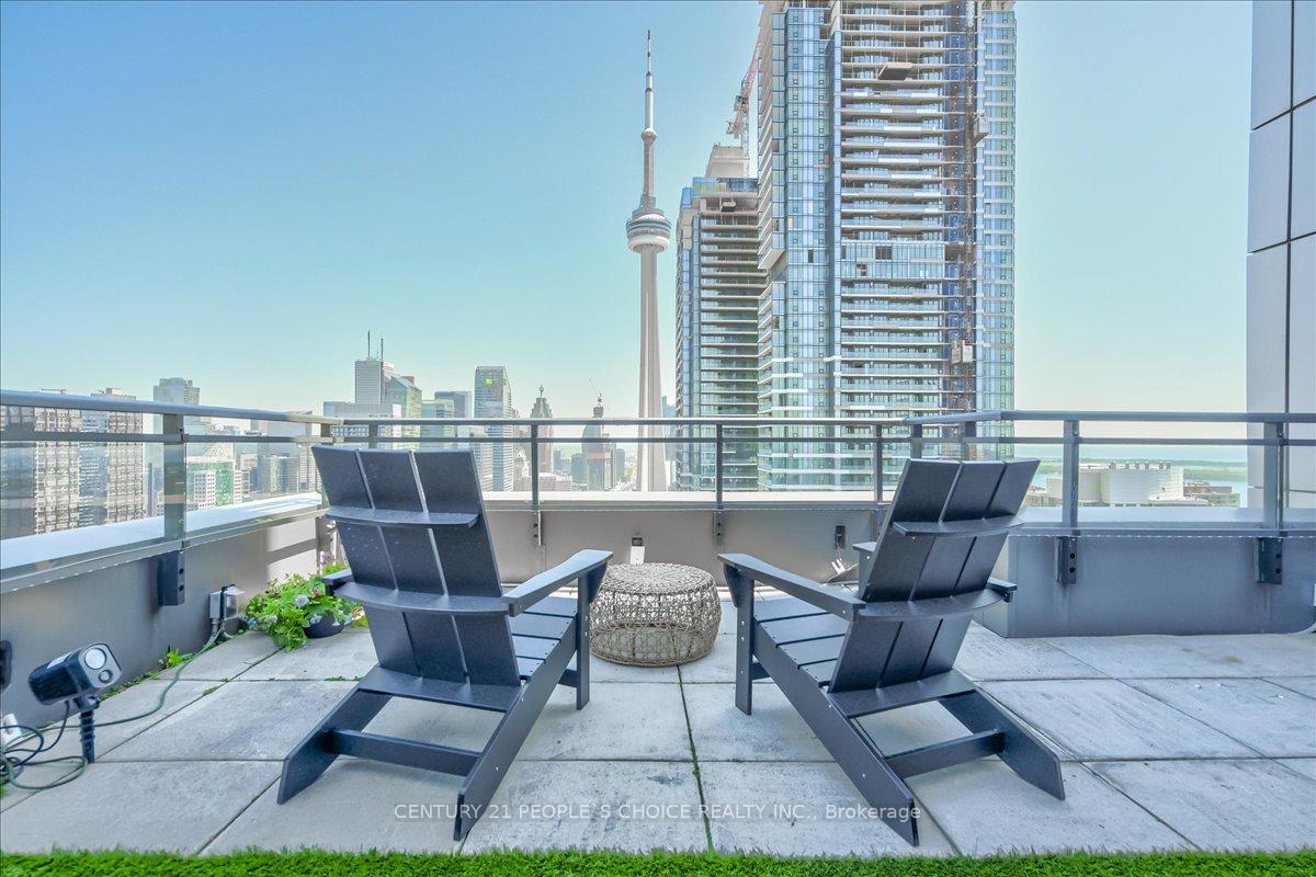 2 Bedrooms Condo at 25 Telegram, Toronto For sale