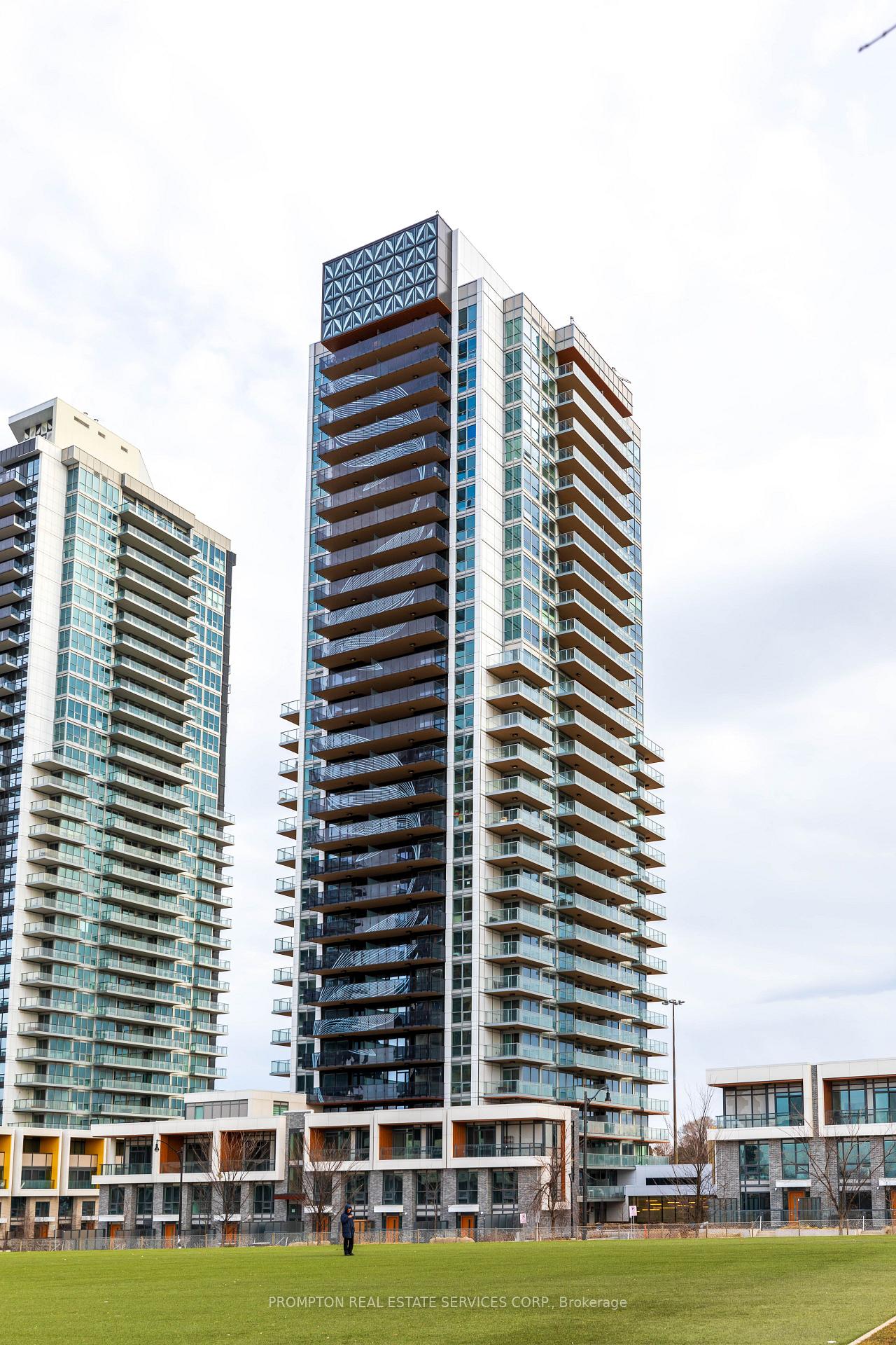 3 Bedrooms Condo at 27 Mcmahon, Toronto For sale