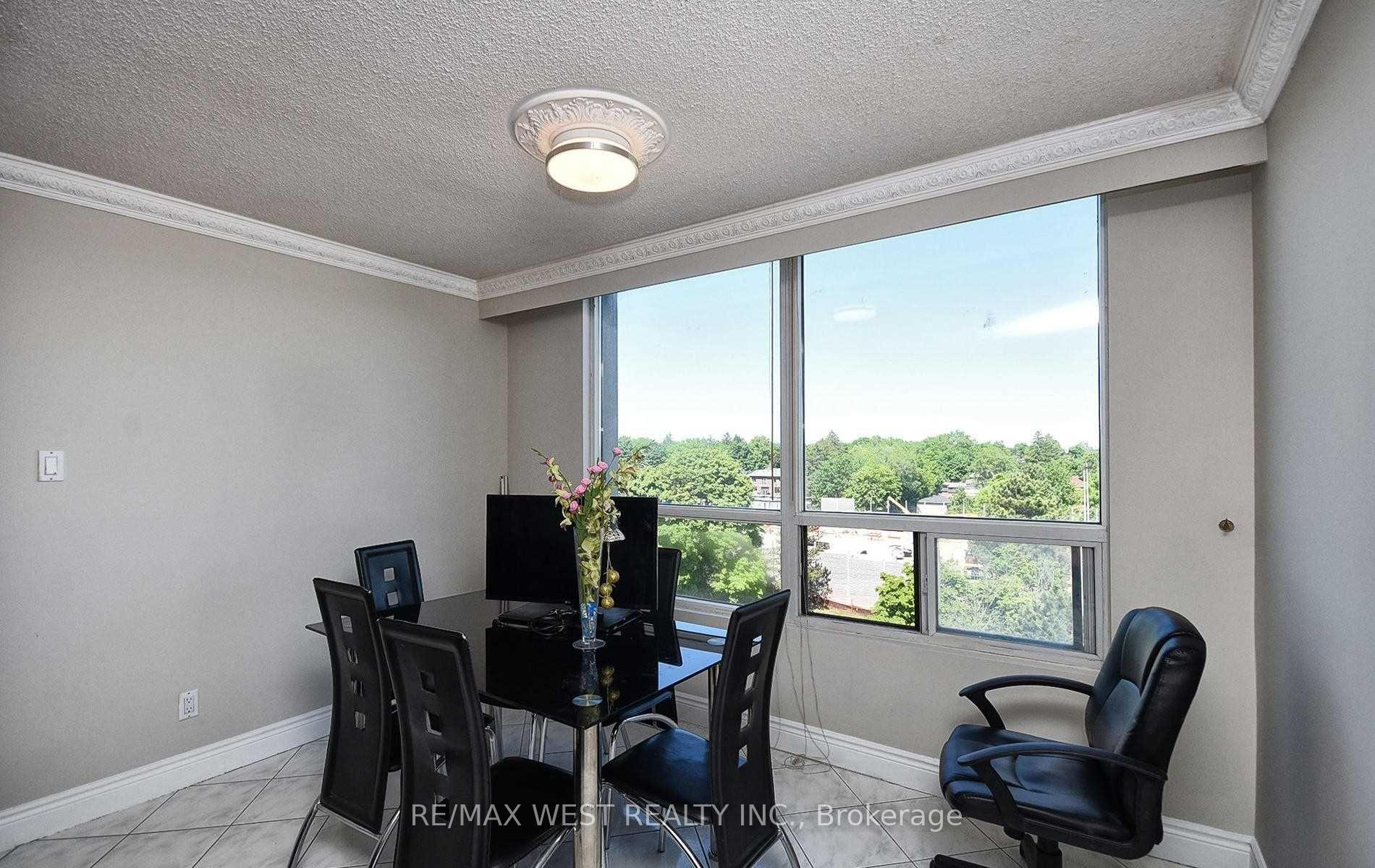 4 Bedrooms Condo at 1 Reidmount, Toronto For sale