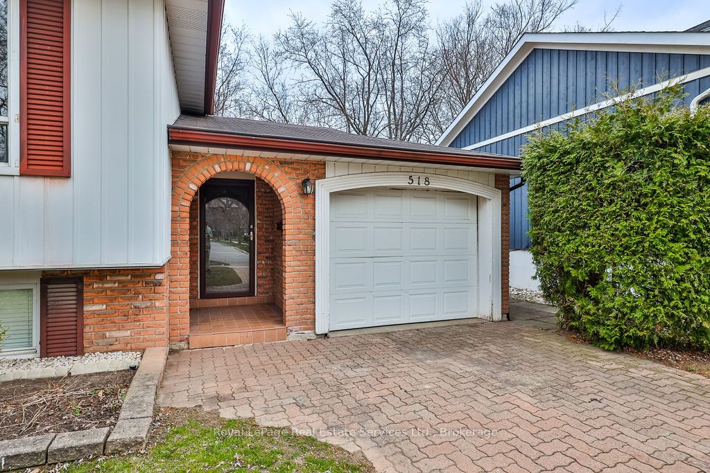 518 Maple Avenue, Oakville, ON L6J 2J4