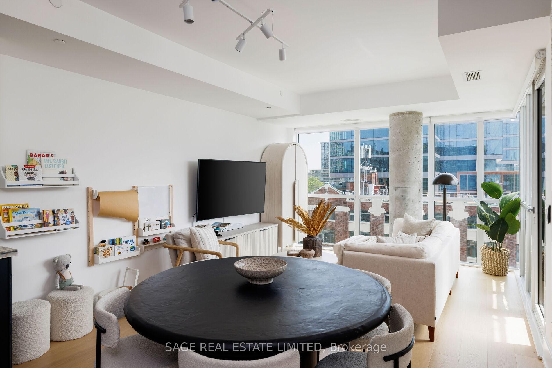 3 Bedrooms Condo at 508 Wellington, Toronto For sale