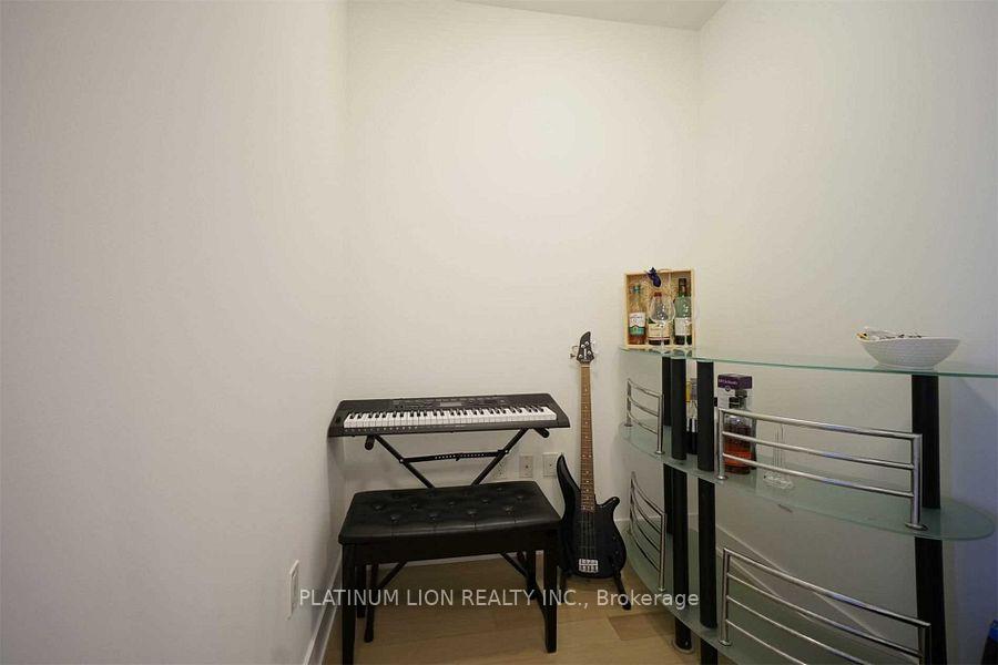 1 Bedroom Condo at 20 Shore Breeze, Toronto For sale