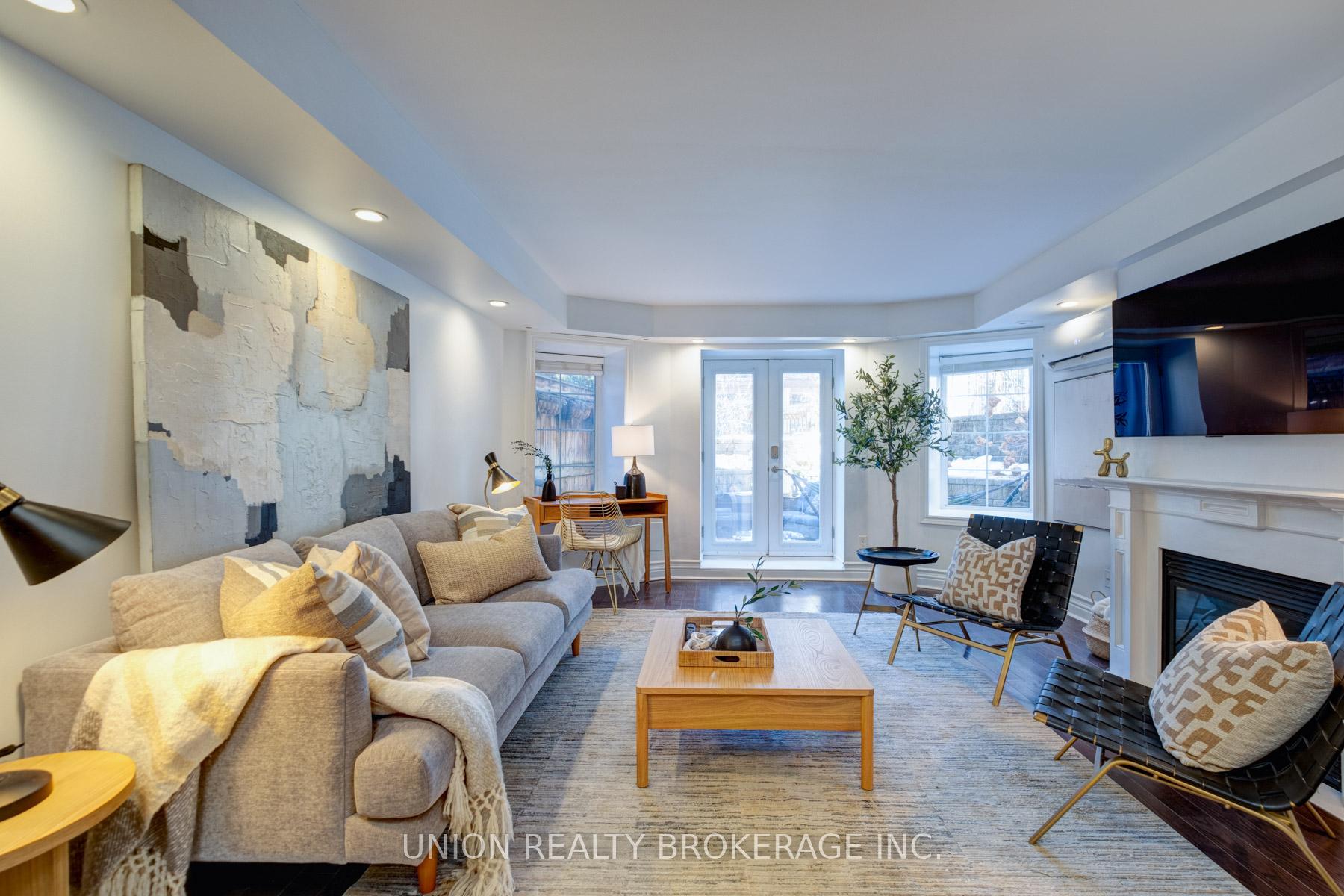 1 Bedroom Condo at 539 Jarvis,  Toronto For sale