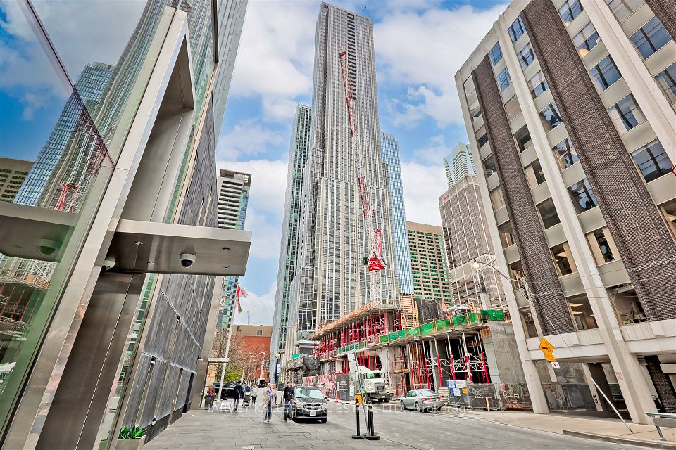 11 Yorkville