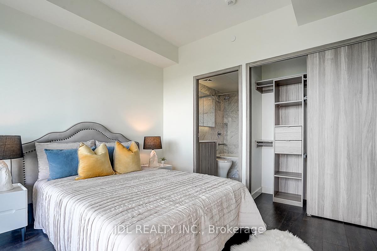 3 Bedrooms Condo at 95 Mcmahon, Toronto For sale