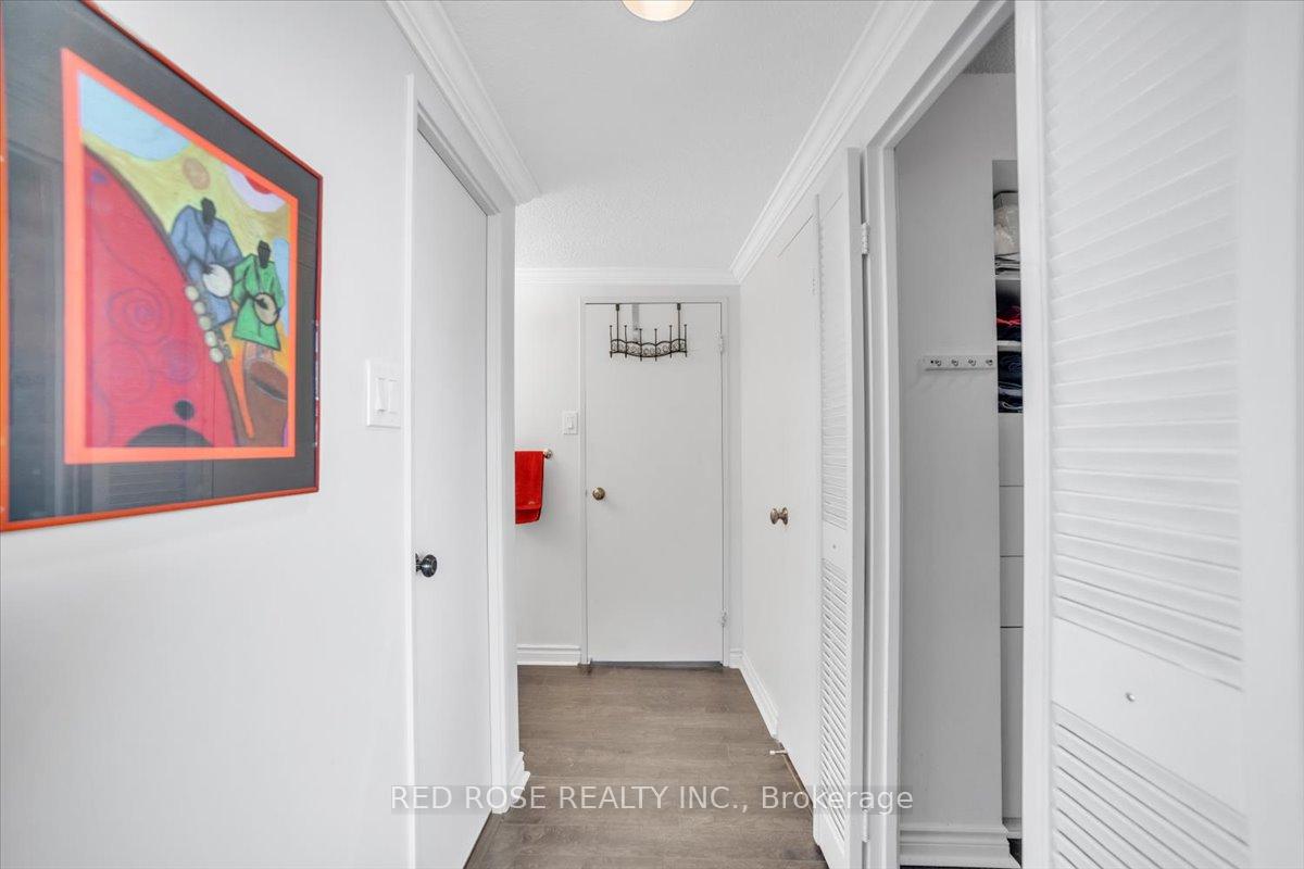 3 Bedrooms Condo at 3303 Don Mills,  Toronto For sale