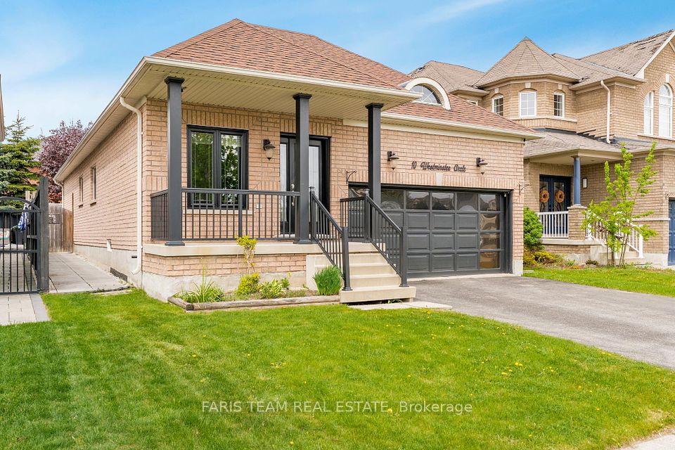 10 Westminster Circle, Barrie, ON L4M 0A3