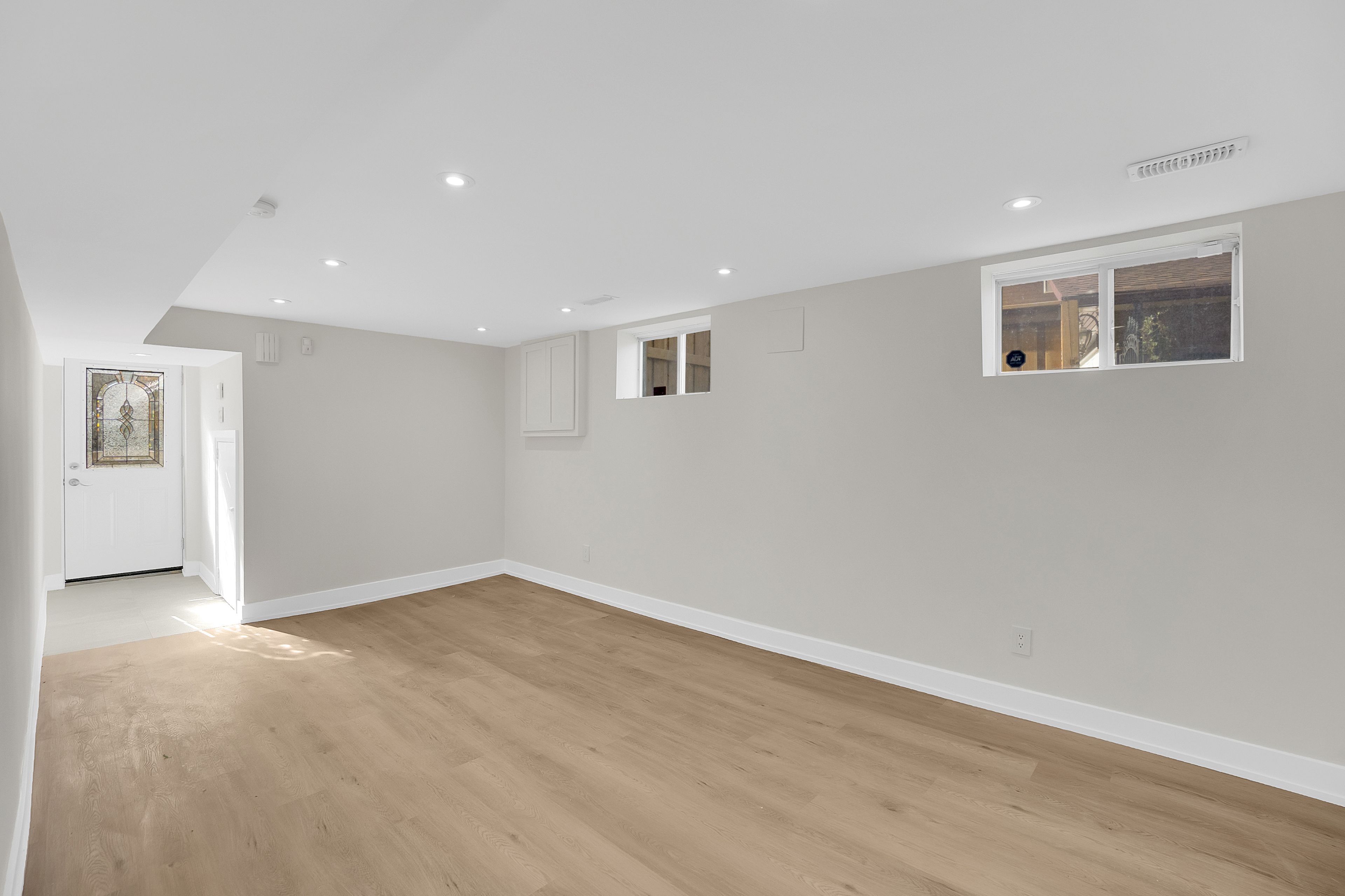 2591 Kingsberry Crescent LOWER LEVEL