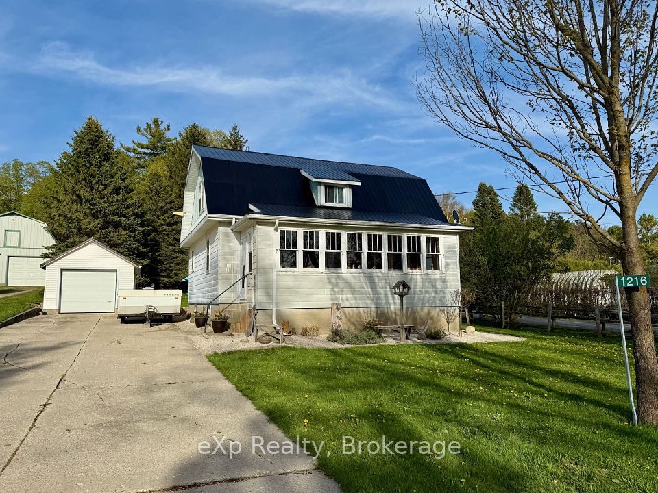 1216 Bruce Road 12