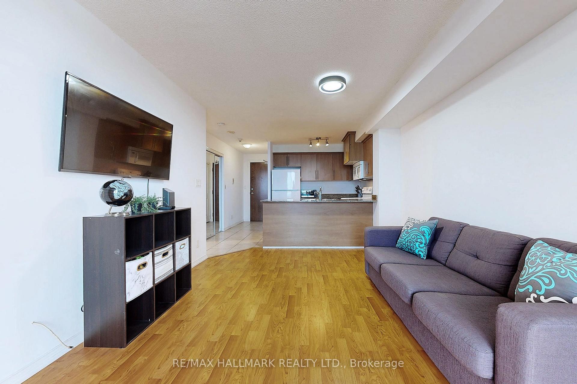 1 Bedroom Condo at 6 Rosebank,  Toronto For sale