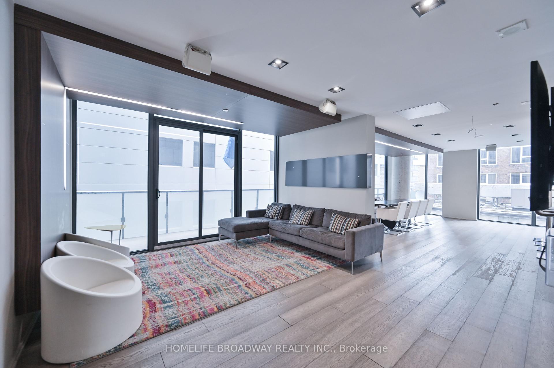 2 Bedrooms Condo at 101 Peter, Toronto For sale