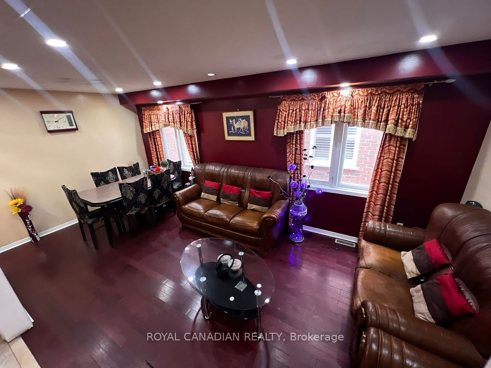 10 Guinevere Road, Markham, ON L3S 4S9