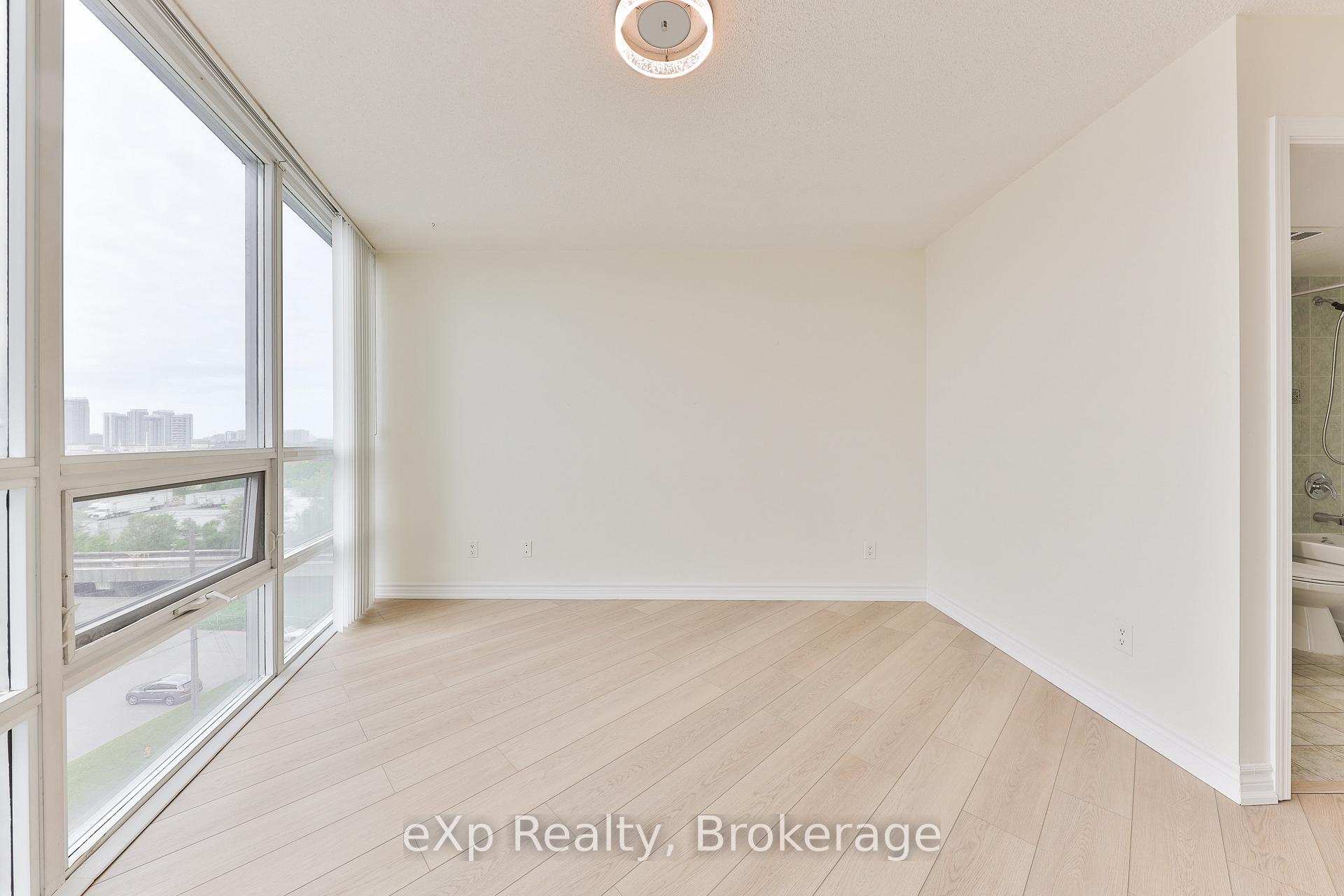 3 Bedrooms Condo at 83 Borough, Toronto For sale