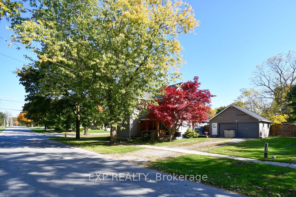 272 Station Street, North Middlesex, ON N0M 2K0
