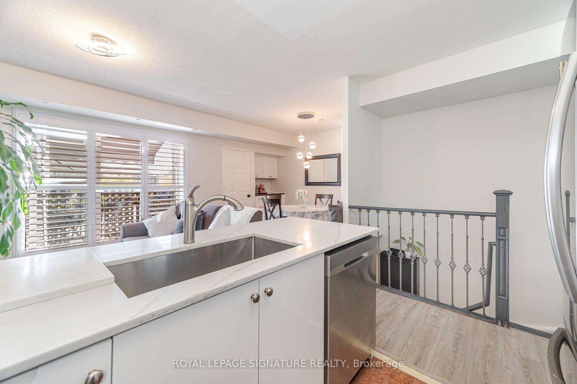 3 Bedrooms Condo at 3031 Finch, Toronto For sale