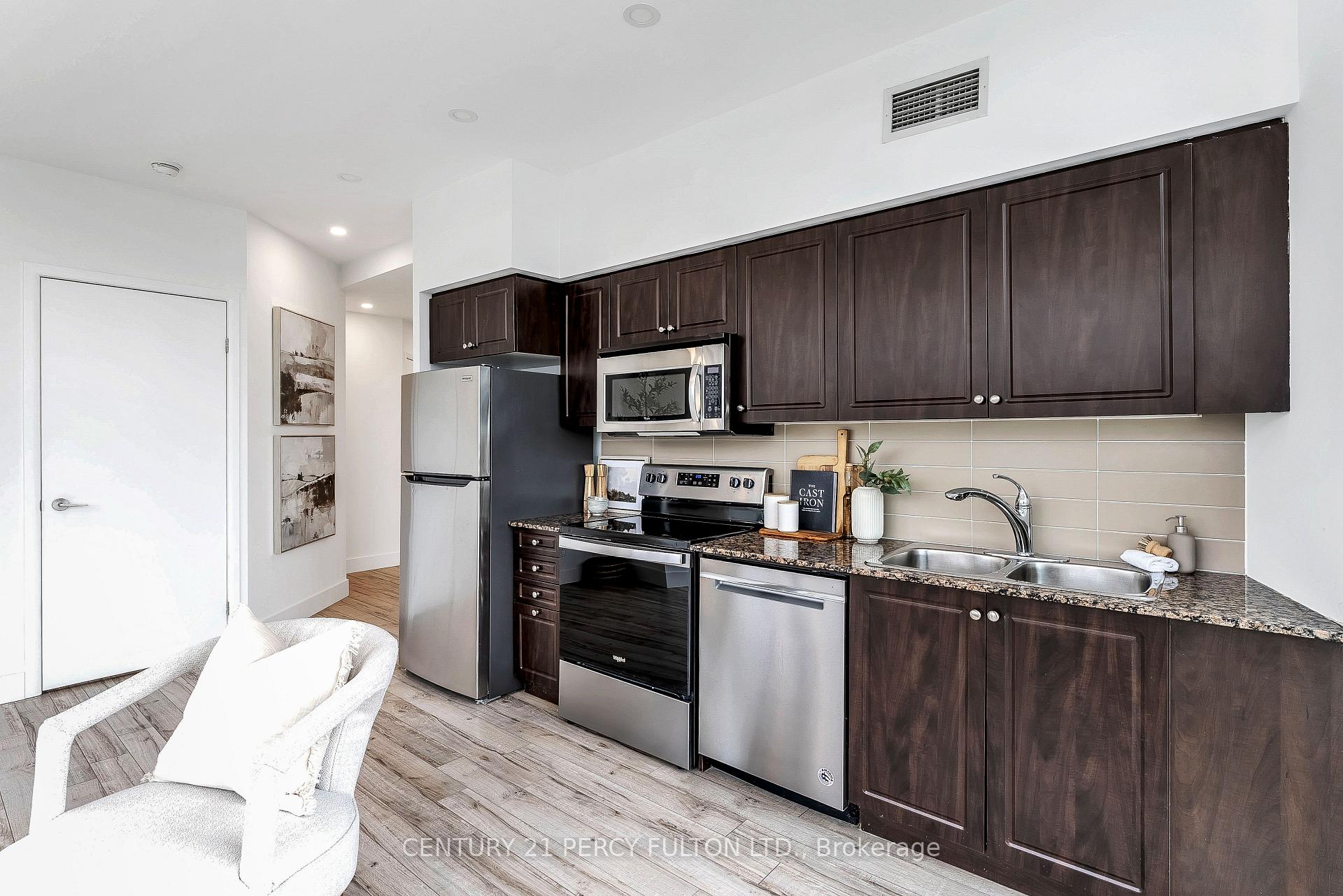 2 Bedrooms Condo at 209 Fort York, Toronto For sale
