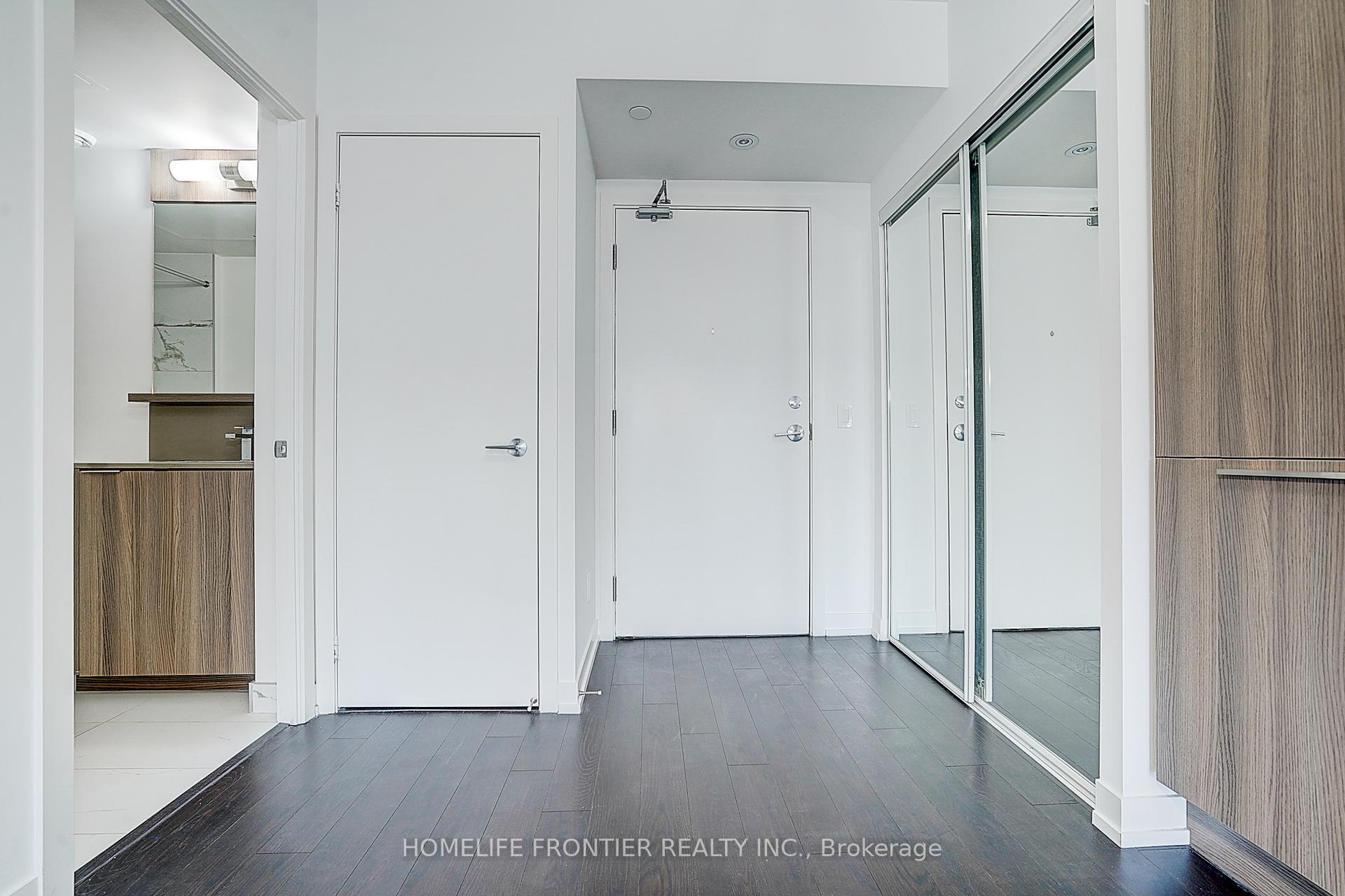 2 Bedrooms Condo at 85 Wood,  Toronto For sale