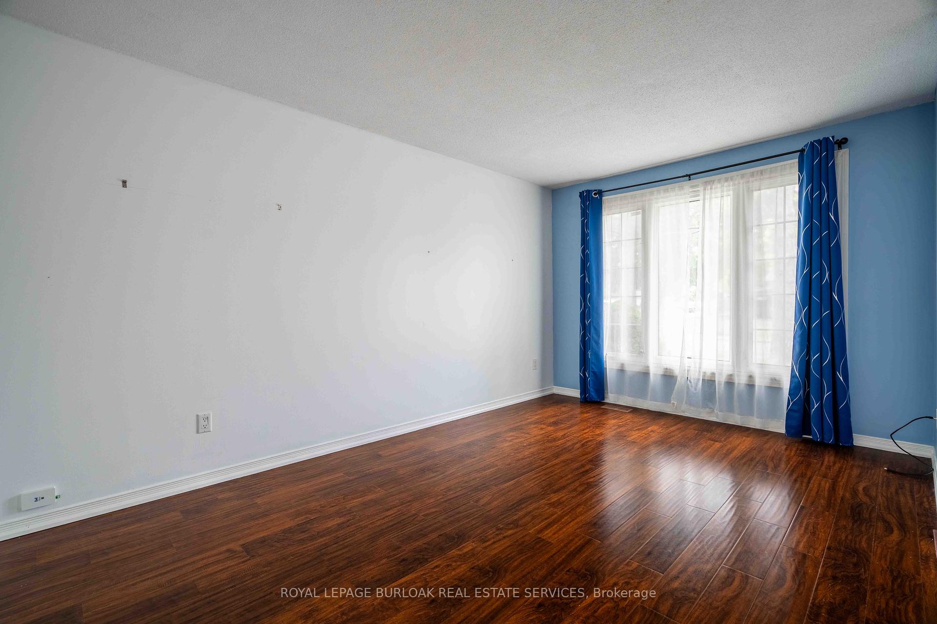 4 Bedrooms Condo at 117 Bonaventure, Hamilton For sale