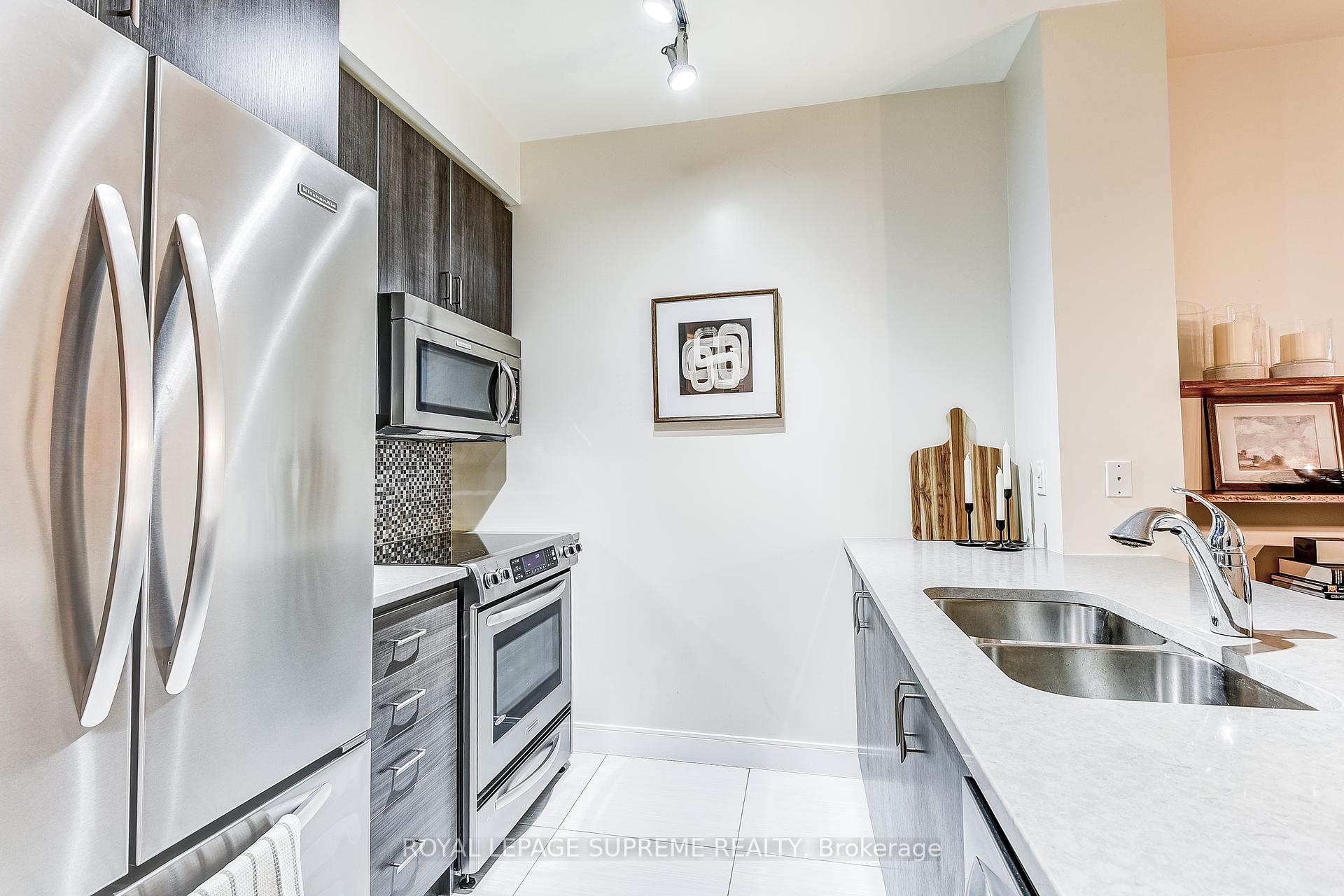2 Bedrooms Condo at 825 Church, Toronto For sale