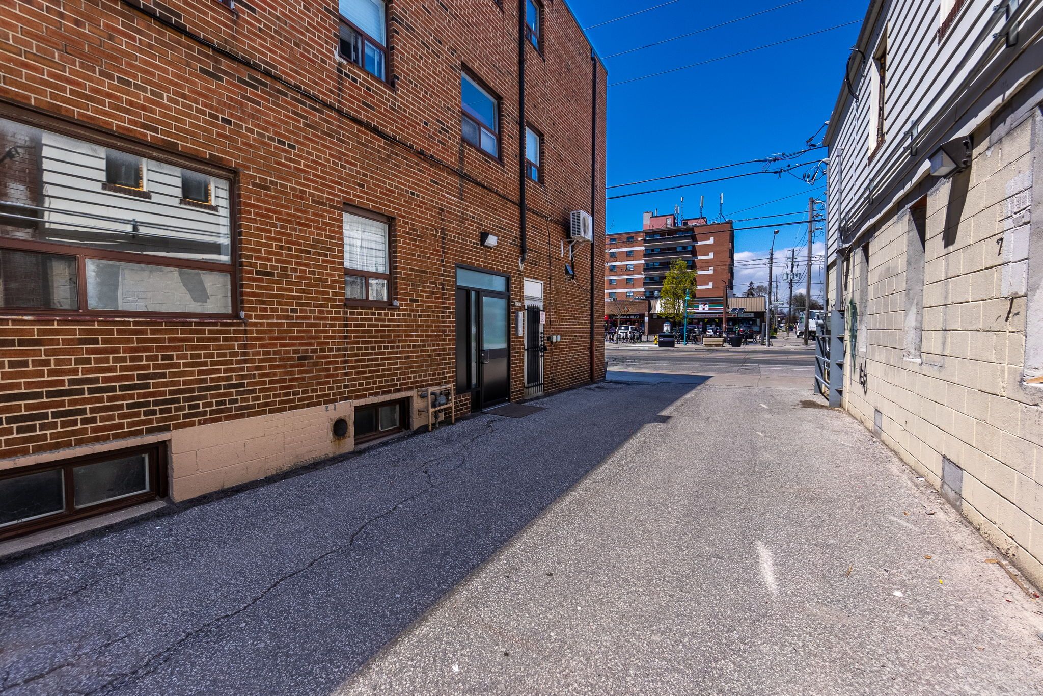 3261A Lake Shore Boulevard W 102