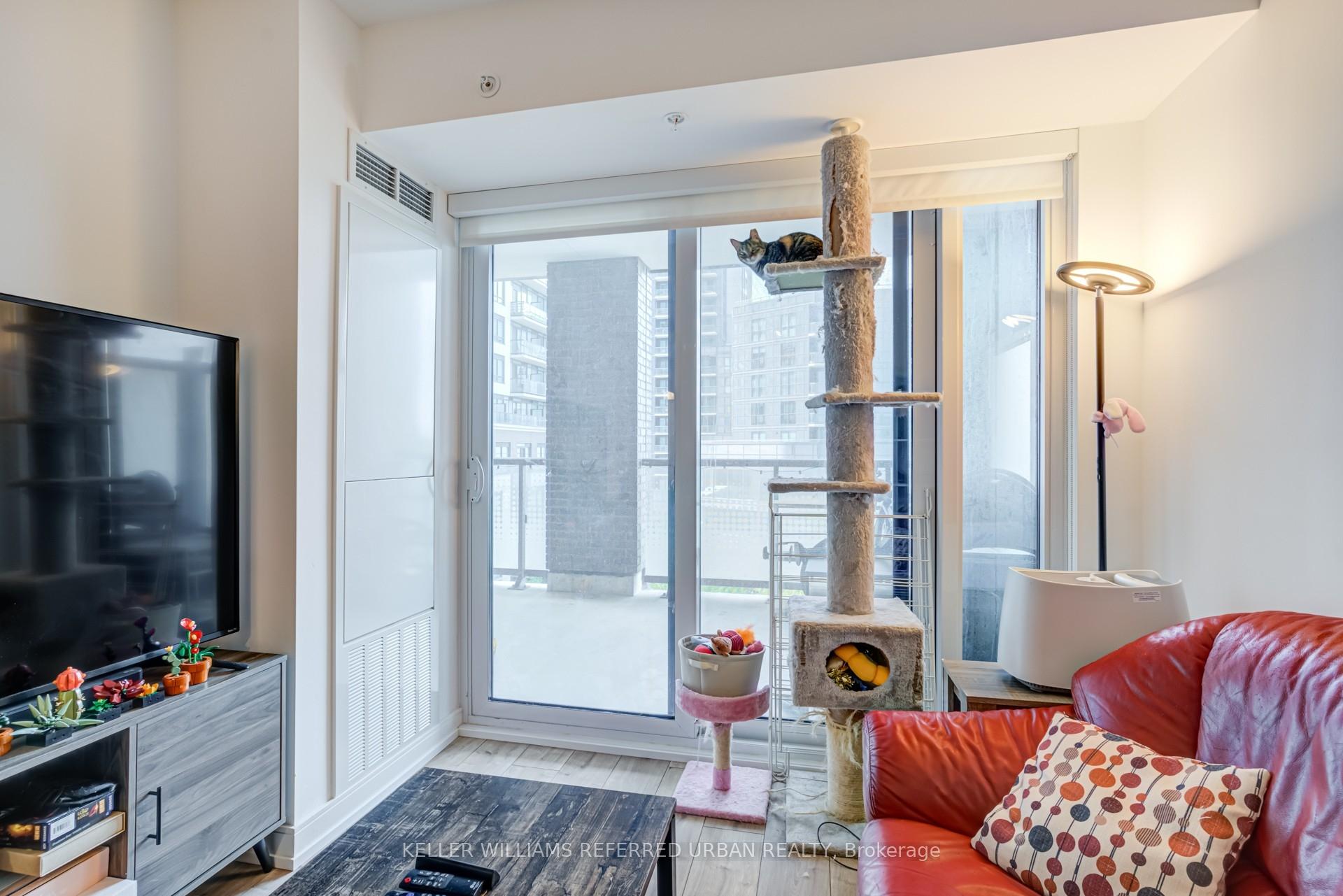 2 Bedrooms Condo at 30 Samuel Wood, Toronto For sale