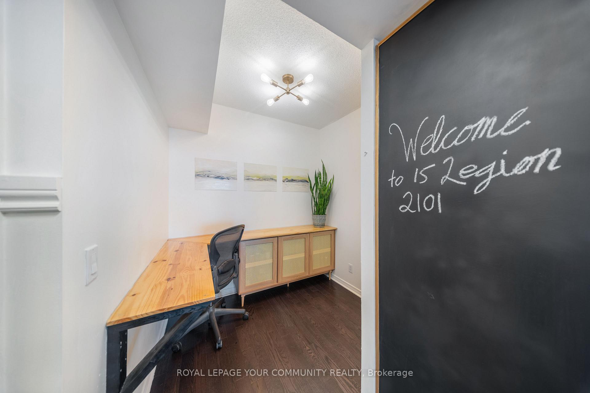 2 Bedrooms Condo at 15 Legion, Toronto For sale
