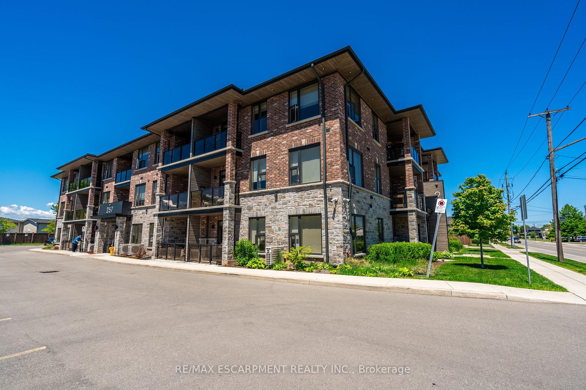 1 Bedroom Condo at 257 Millen, Hamilton For sale