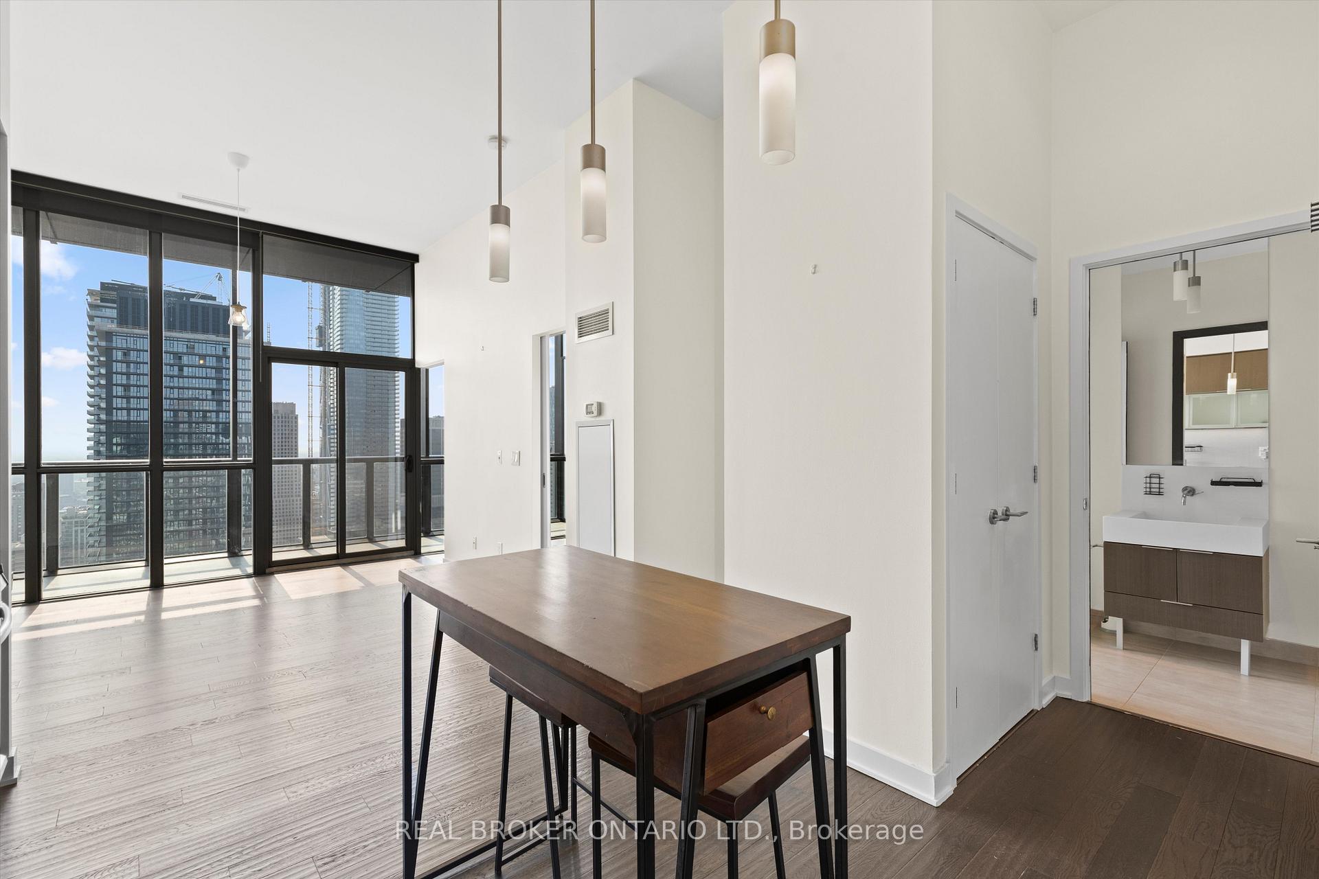 1 Bedroom Condo at 110 Charles, Toronto For sale