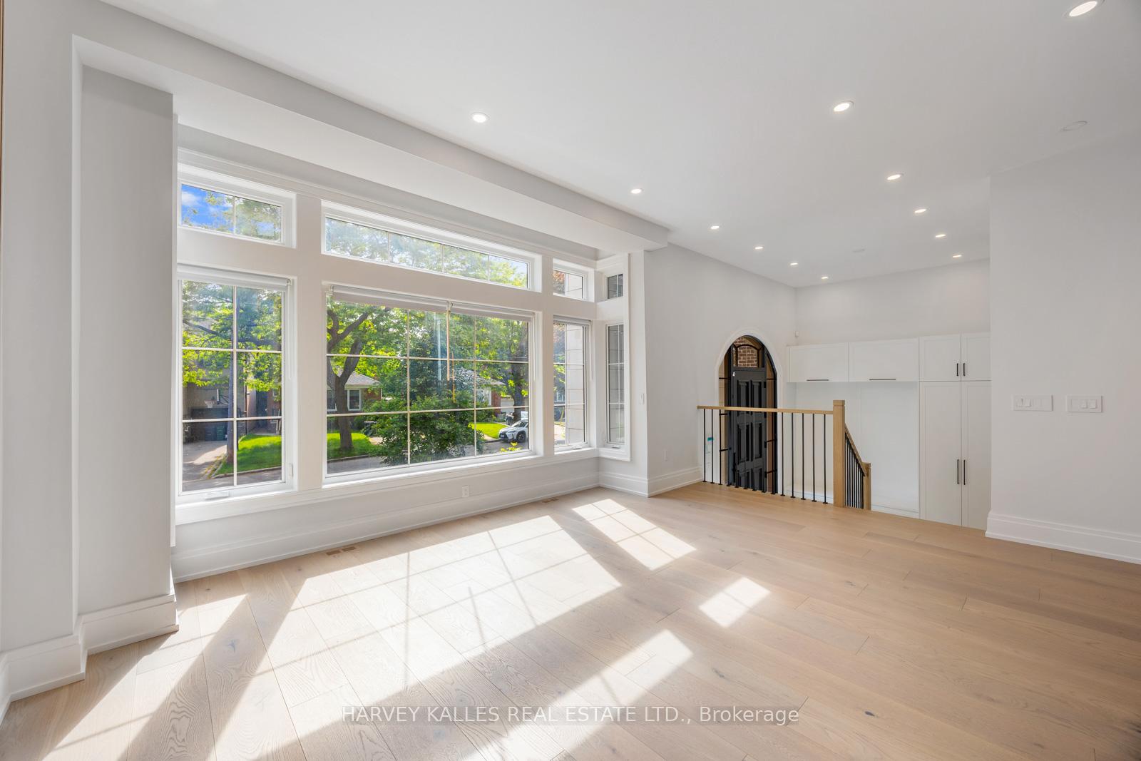 5 Graymar Avenue
