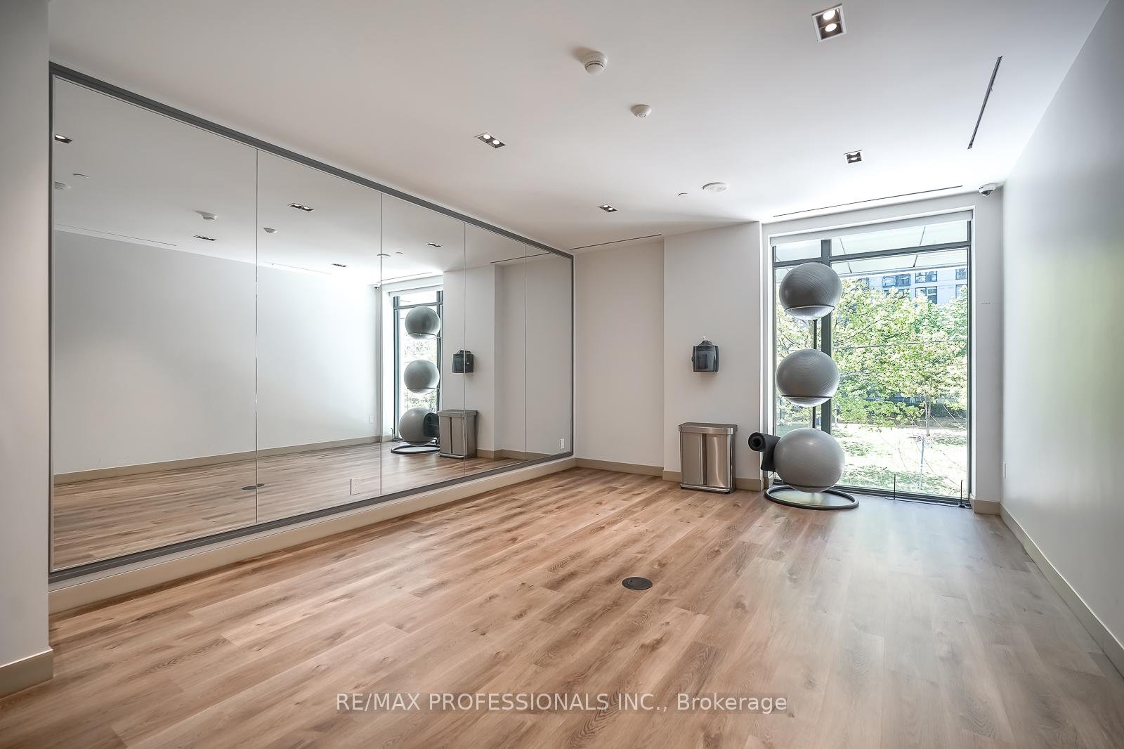2 Bedrooms Condo at 65 Mutual, Toronto For sale