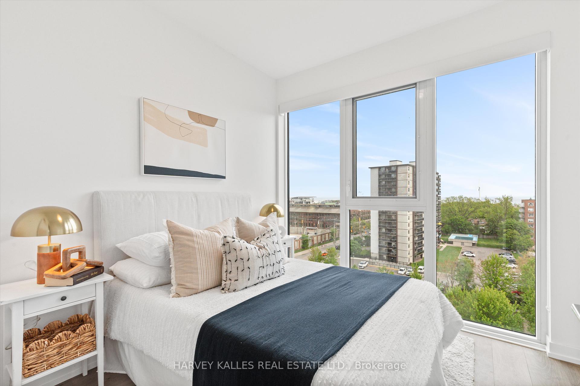 2 Bedrooms Condo at 270 Dufferin, Toronto For sale