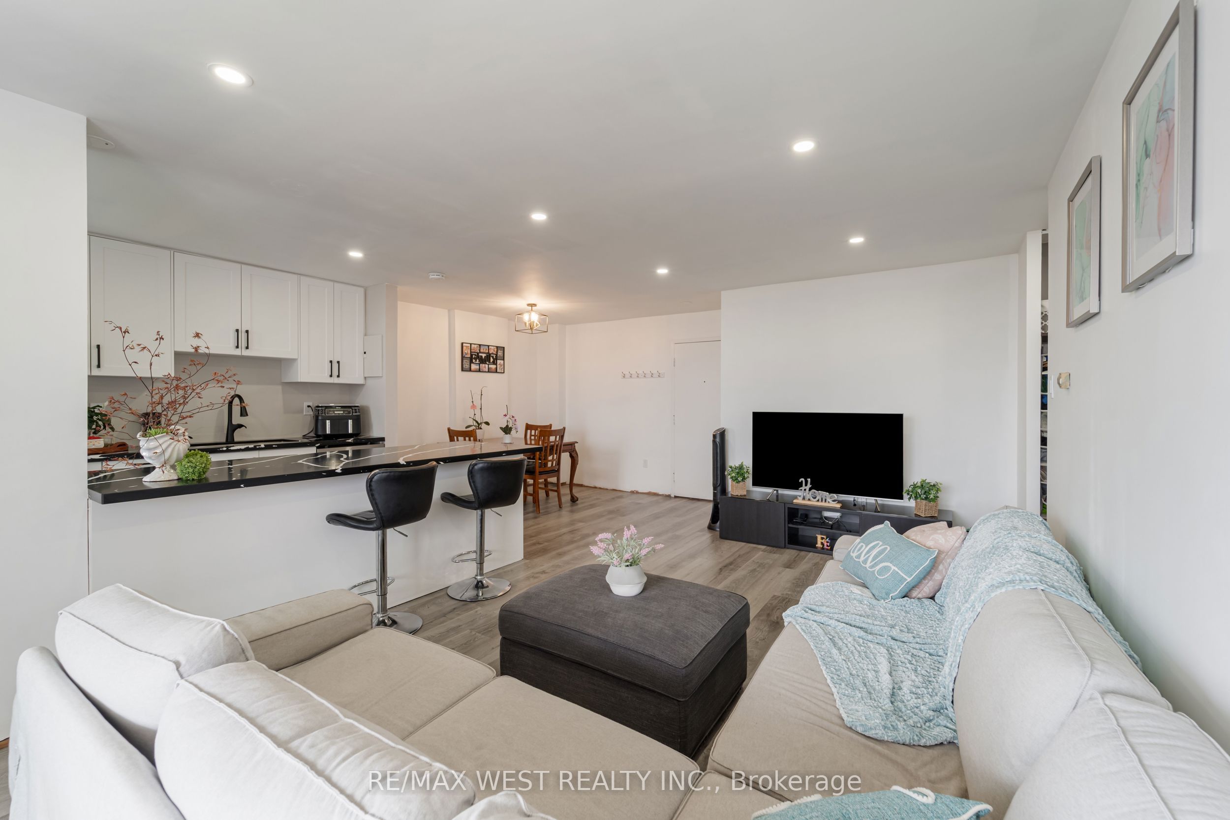 1615 Bloor Street, #1001