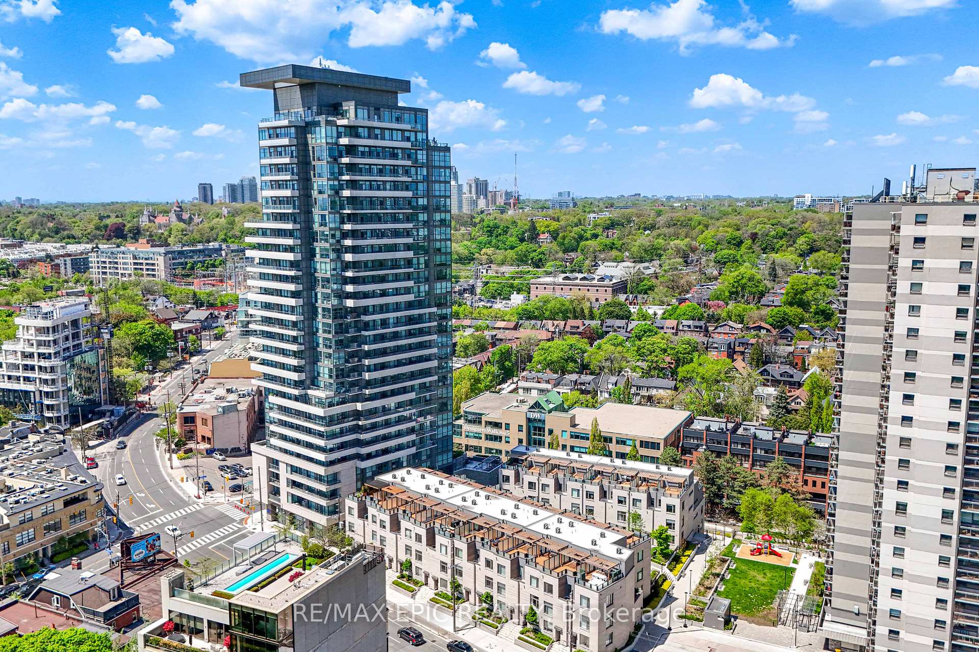 3 Bedrooms Condo at 165 Pears, Toronto For sale