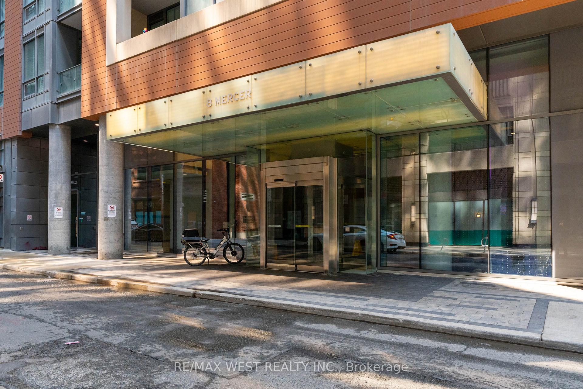 2 Bedrooms Condo at 8 Mercer, Toronto For sale