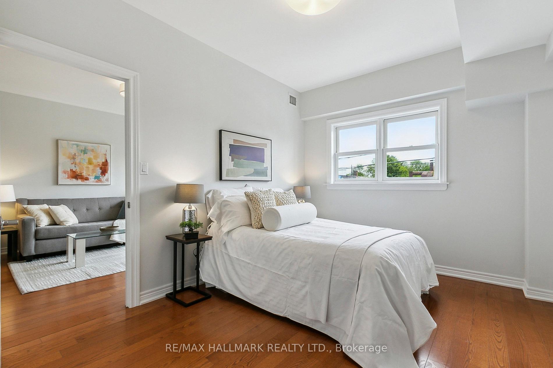 2 Bedrooms Condo at 1 Lawlor, Toronto For sale