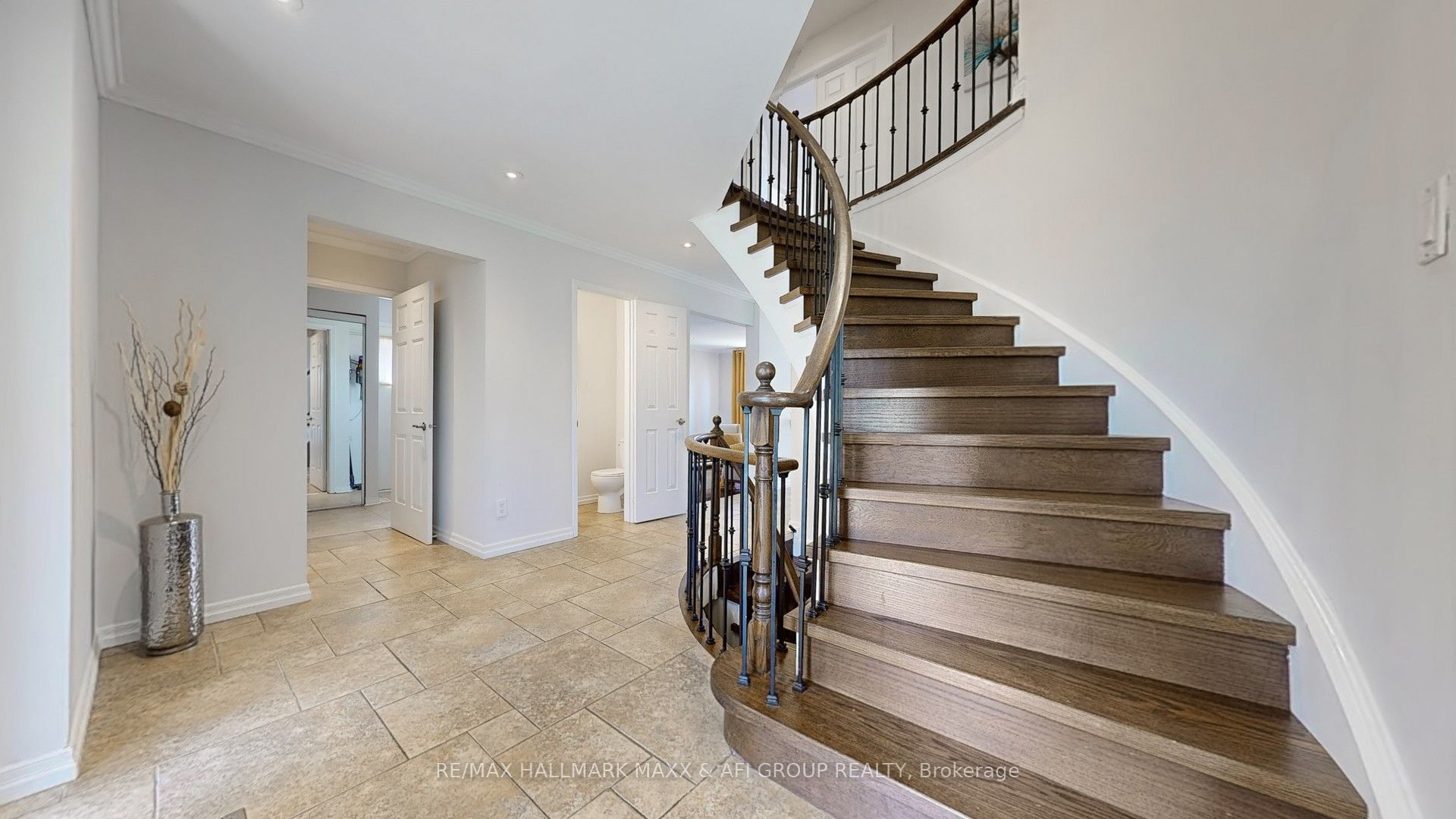 86 Tamarac Trail, Aurora, ON L4G 5S1