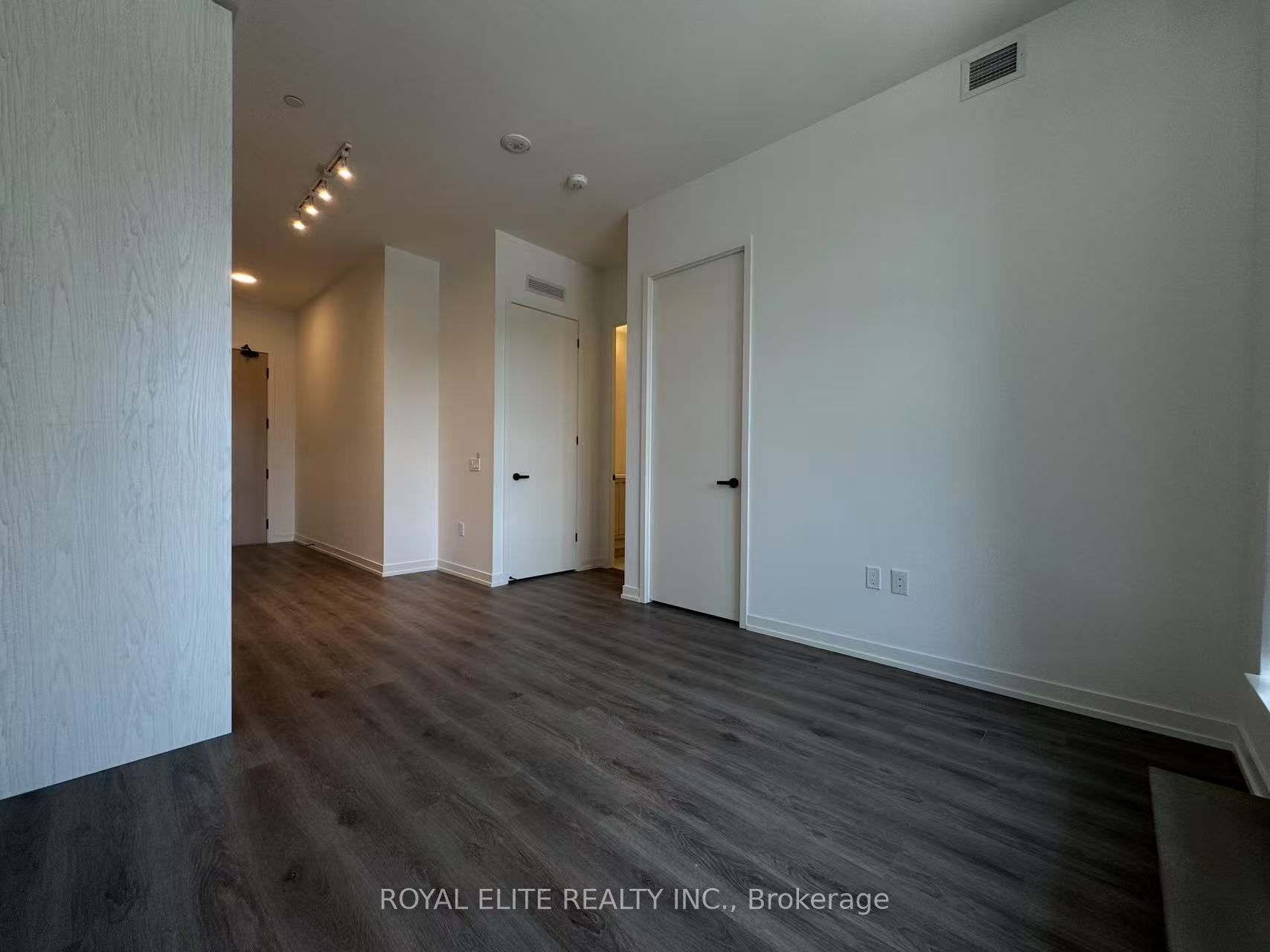 28 Interchange Way, #203