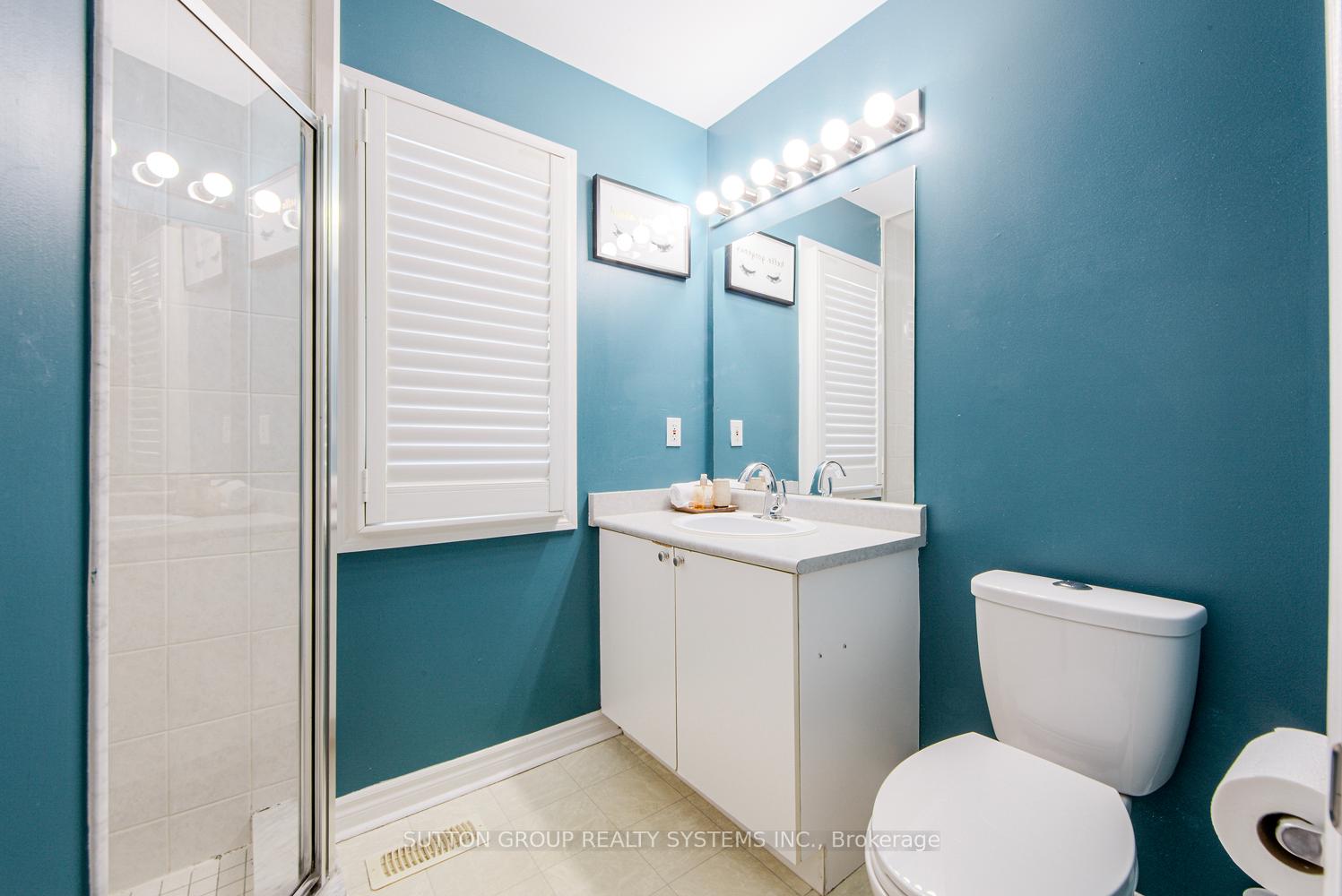 2 Bedrooms Condo at 1701 Lampman, Burlington For sale