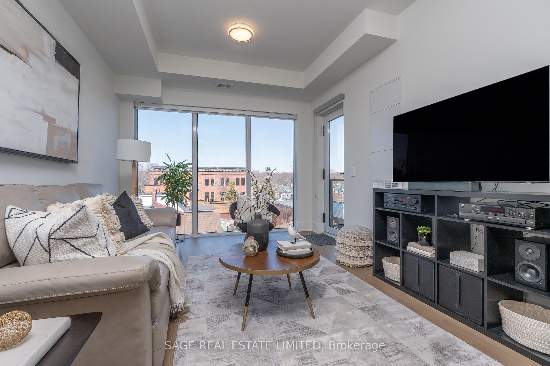 2 Bedrooms Condo at 495 Logan, Toronto For sale