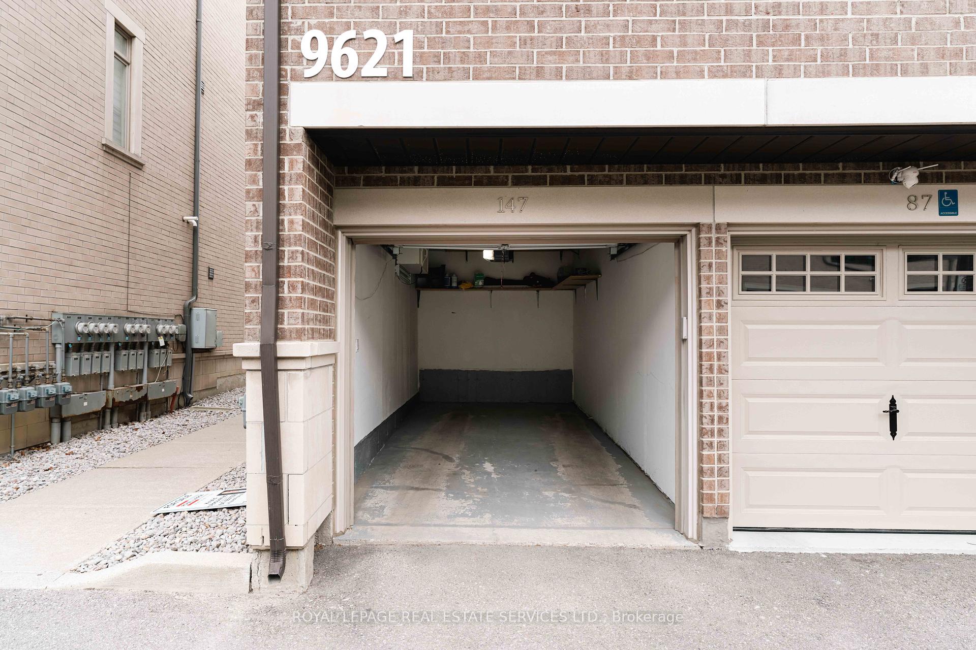 2 Bedrooms Condo at 9621 Jane, Vaughan For sale