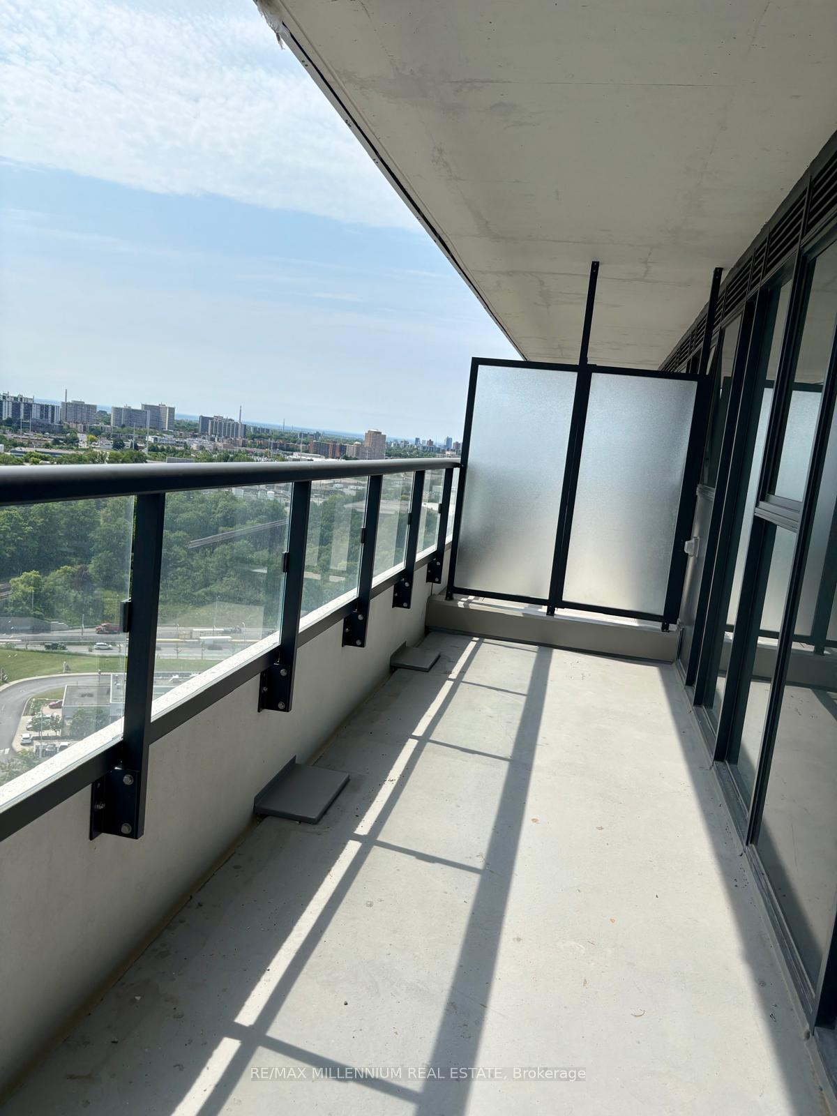 1 Bedroom Condo at 10 Inn on the park, Toronto For sale