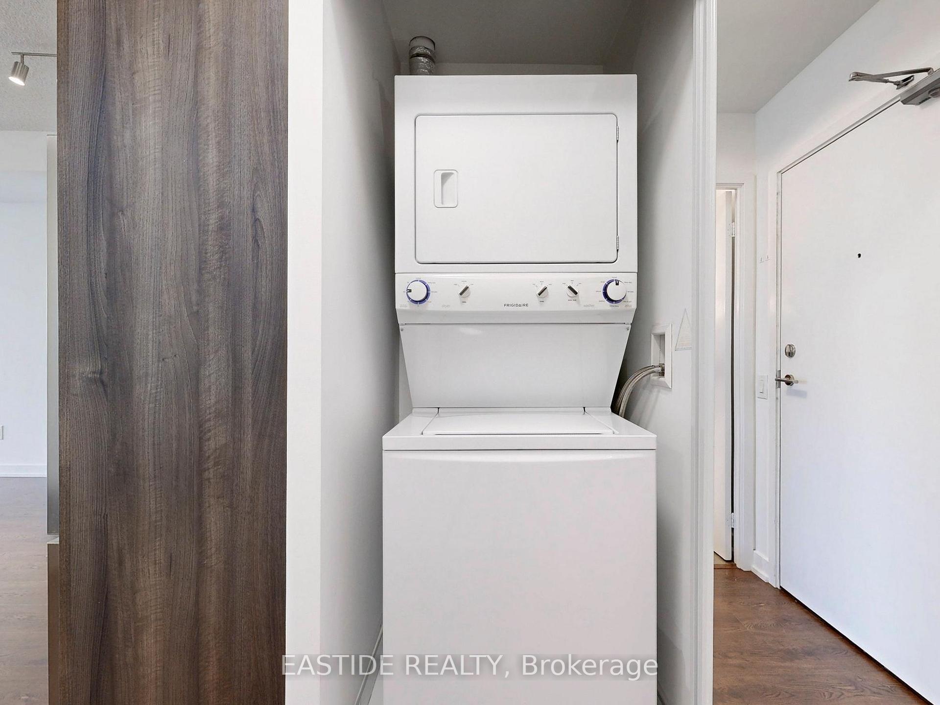 2 Bedrooms Condo at 121 Mcmahon, Toronto For sale