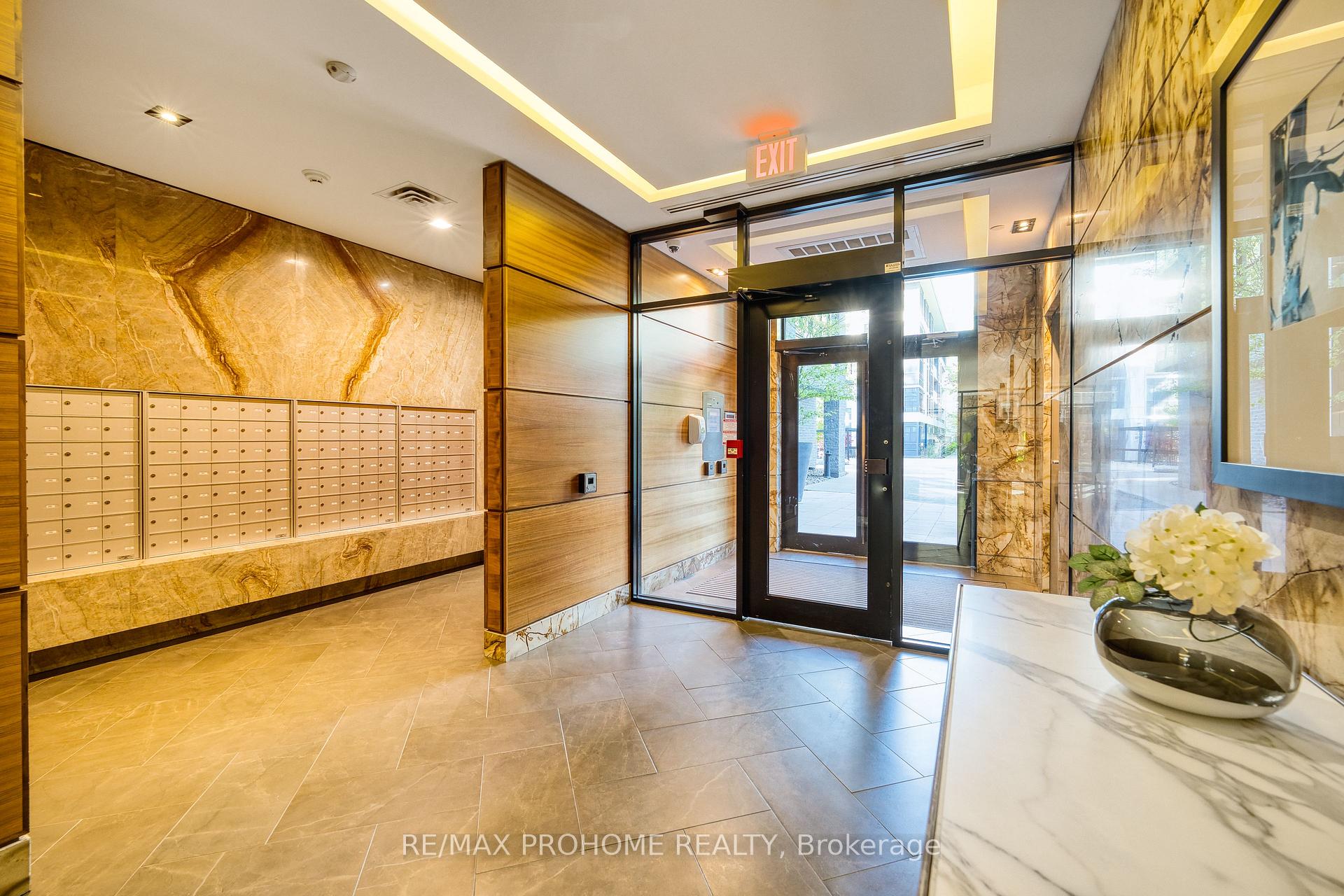 2 Bedrooms Condo at 21 Clairtrell, Toronto For sale