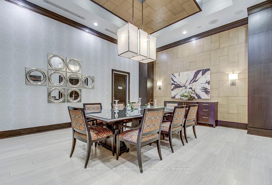 2 Bedrooms Condo at 100 Harrison Garden,  Toronto For sale
