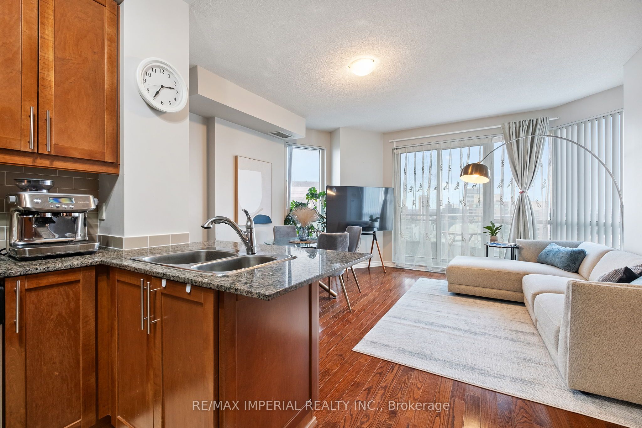 18 Holmes Avenue, #2210